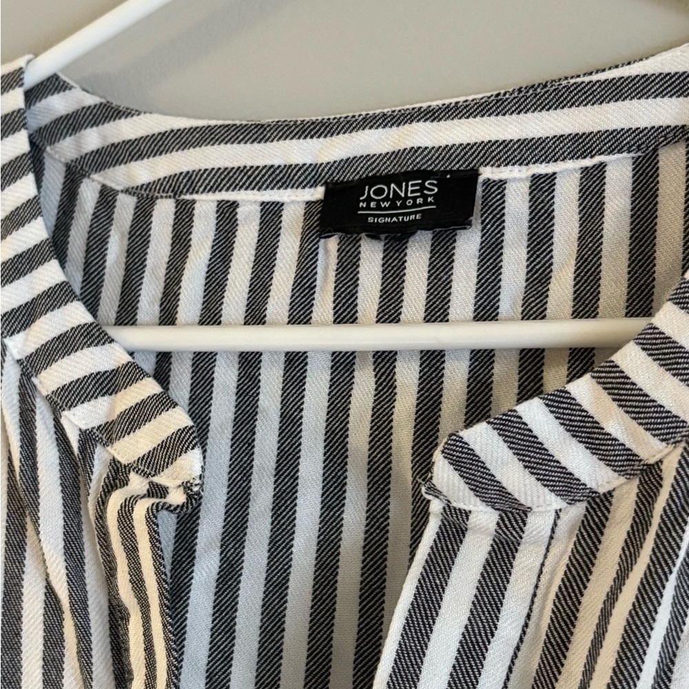 Jones New York Monochrome Striped Top - Picture 3 of 4